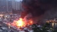 香港火烧连环船 烈焰席卷半空伴随爆炸巨响