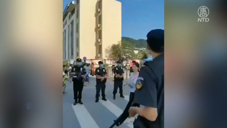 【禁聞】傳學潮定性暴動 特警校園持槍監視學生