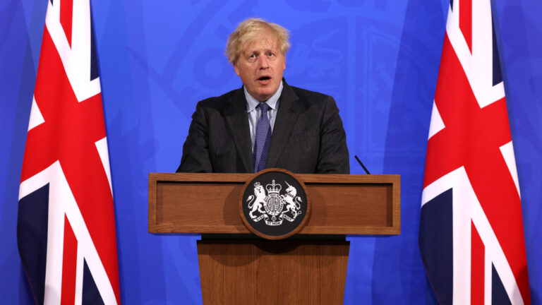 英首相宣佈 全面解封計劃將推遲4週