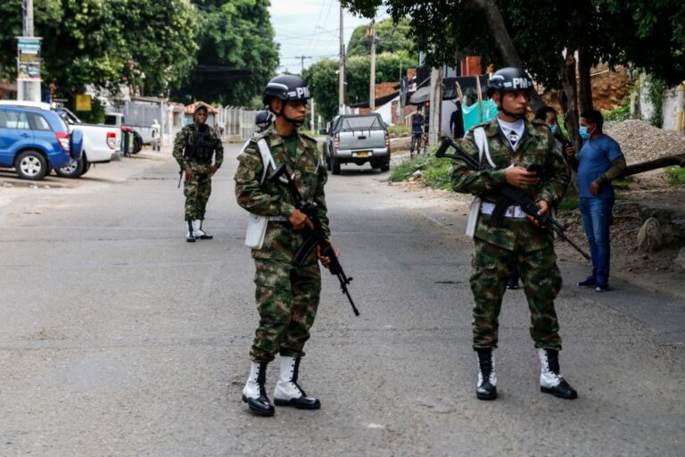 汽車炸彈襲擊 哥倫比亞軍事基地至少23傷(視頻)