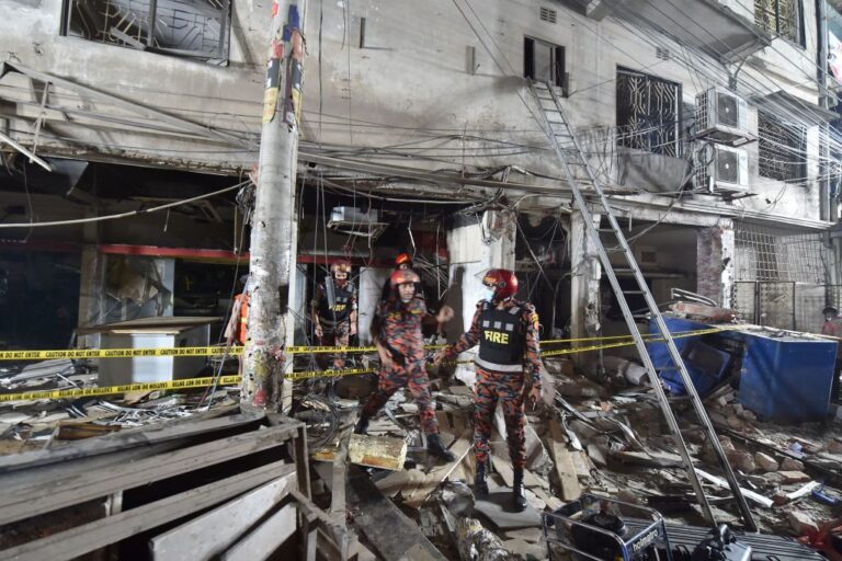 孟加拉首都爆炸 震破行駛中巴士車窗 至少7死50傷