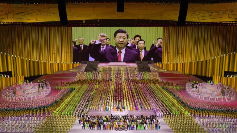 中共黨慶演出詭異提前 多名元老「躺平」