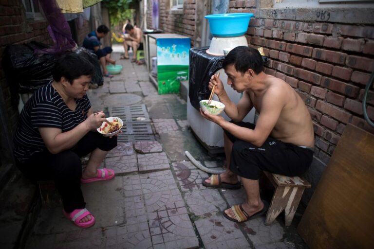 農民工的黃金週是對社會主義優越性的諷刺