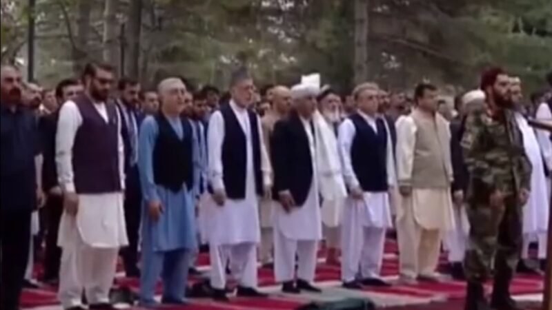 阿富汗总统主持节庆 多枚火箭上空飞过爆炸震动(视频)