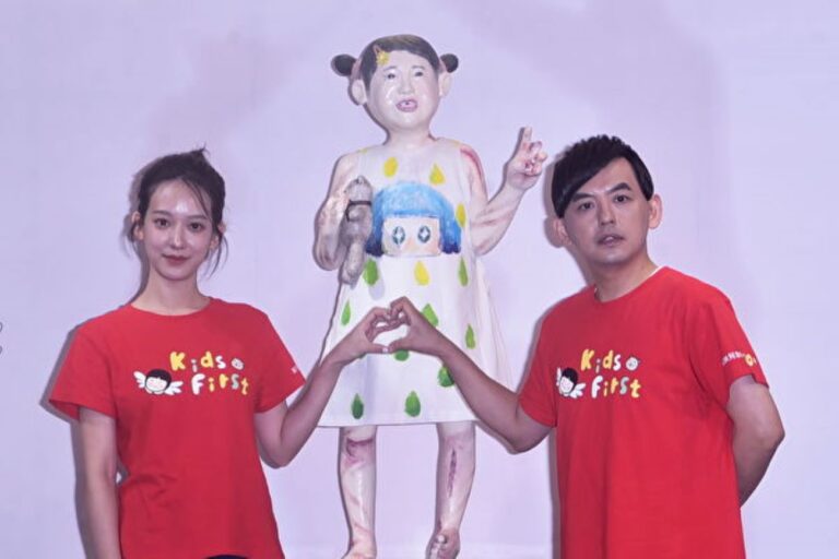 黃子佼為孟耿如慶生 意外曝光甜蜜互動