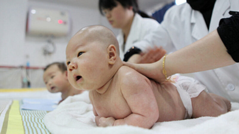 郑州4月女婴获救背后 母亲遇难前将其托出