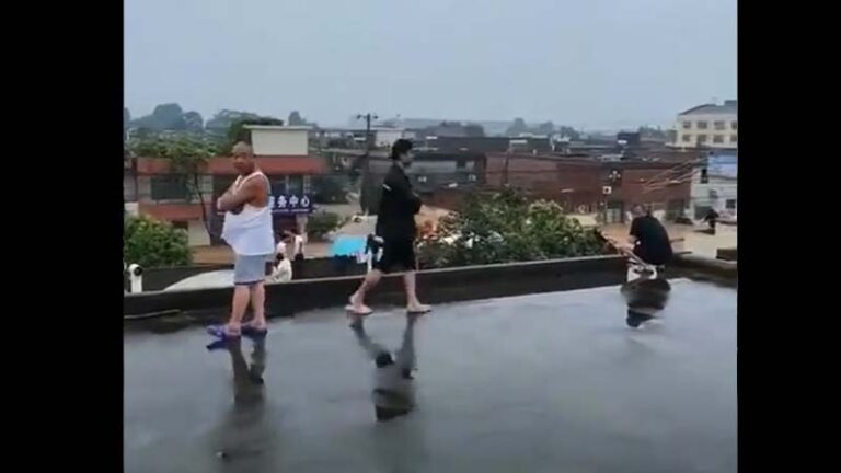 新鄉多地災民被困多日無人救 傳有災區軍管(視頻)