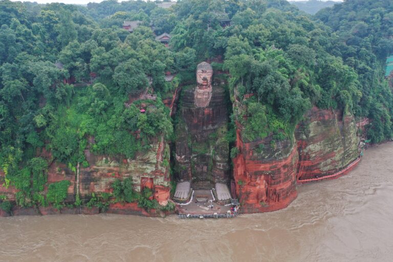 四川成都、樂山等地暴雨 景區關閉 千餘人被轉移
