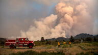 美国加州野火狂烧 本周末再遇危险热浪