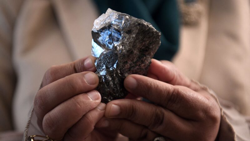 6月才挖到1098克拉鑽石 博茨瓦納又挖到更大巨鑽