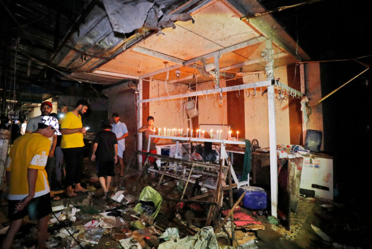 熱鬧市集引爆炸彈 巴格達至少35人喪生(組圖)