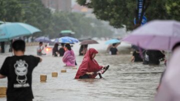 水淹地鐵5號線 河南女主持人求救視頻曝光