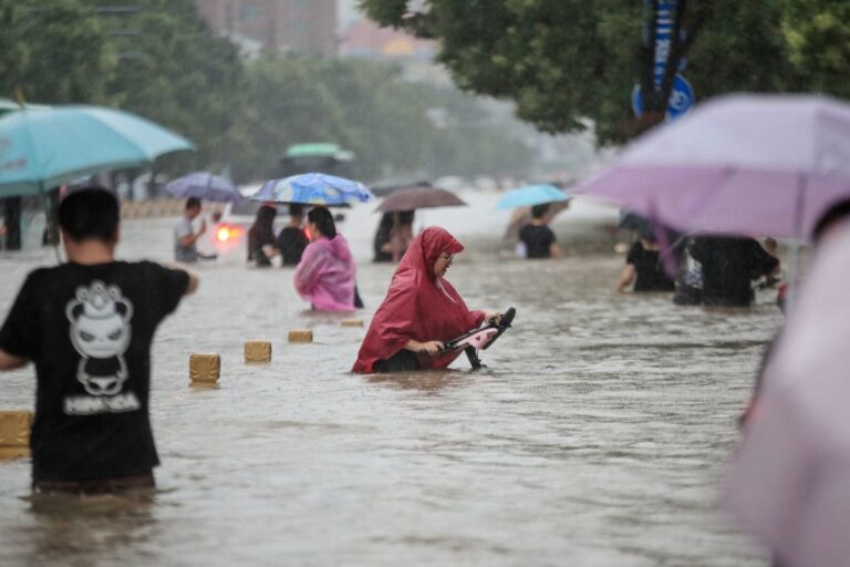 水淹地鐵5號線 河南女主持人求救視頻曝光