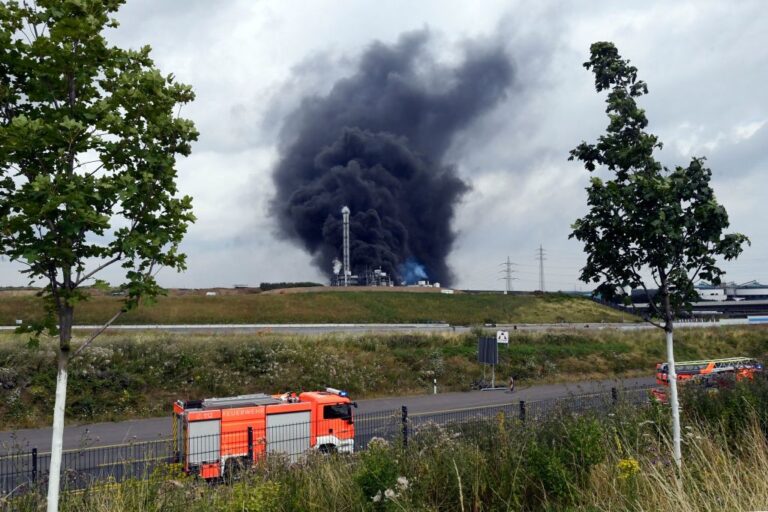 德國化學工業園區爆炸 濃煙衝天釀2死31傷5失蹤(視頻)