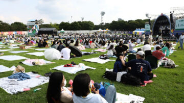 韓國解封前夕 單日確診破1200例再延1週