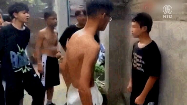 成都中學生遭圍毆 數百人包圍派出所引關注