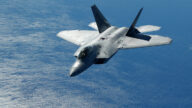 川普：中共抄襲F-22戰機技術 但無法複製引擎