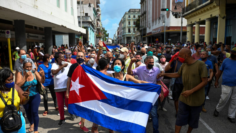 鎮壓反共抗議 美制裁古巴高級官員和特種部隊