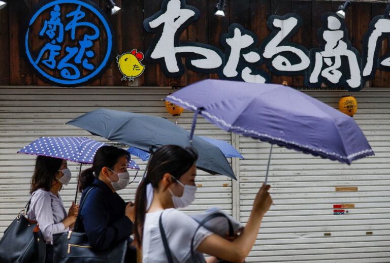 日本關東遇焚風上看40度 盧碧轉低氣壓引暴雨