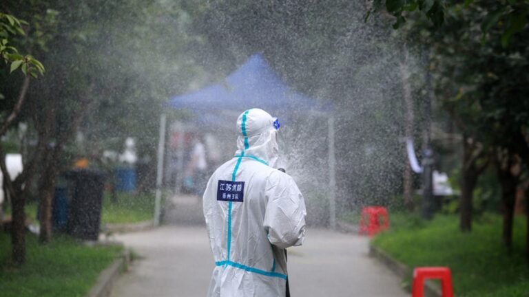 揚州遲遲不解封 民眾崩潰：封久了人會瘋啊！