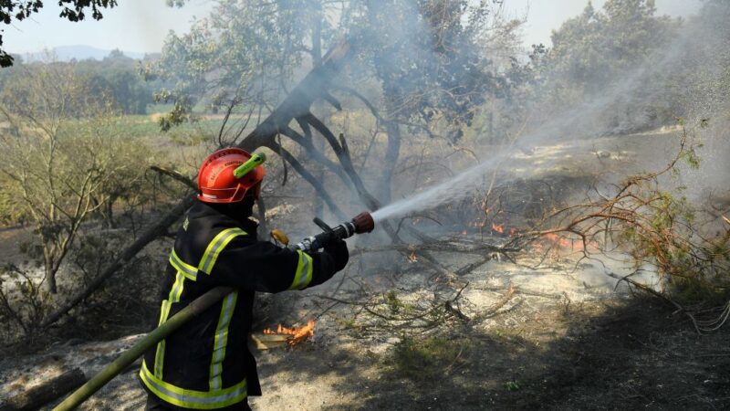 地中海野火延燒 法南度假勝地數以千人緊急疏散
