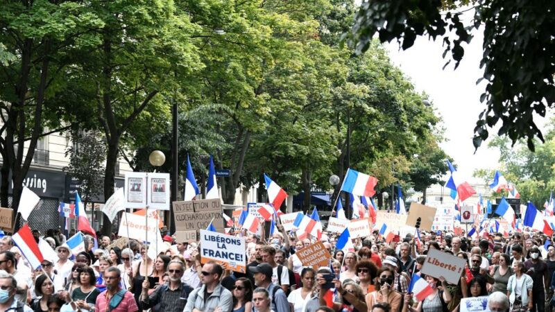 反健康通行证 法国民众连续6周上街抗议