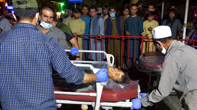 喀布爾機場外發生自殺式爆炸 美軍12死15傷
