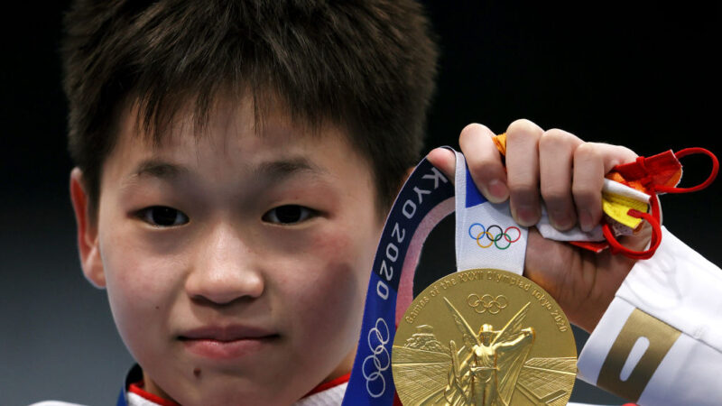 中國14歲女孩全紅嬋奧運奪金 貧窮率真令主旋律尷尬