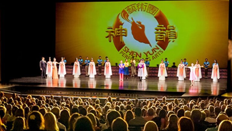 神韻「總統之城」首演 市長褒獎