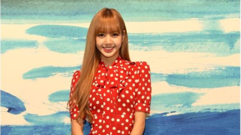 Lisa《LALISA》65區iTunes登頂 MV創紀錄