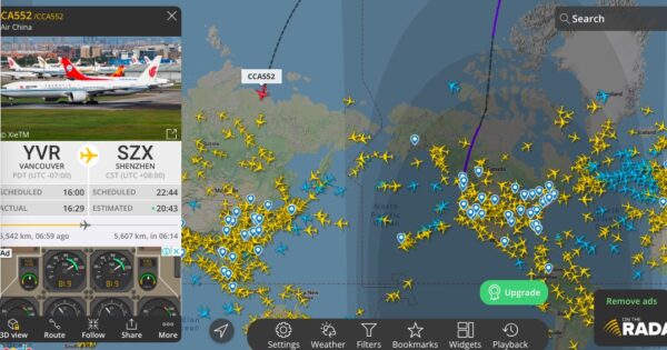 孟晚舟返回大陸航班不走尋常路線。（flightradar24截圖）