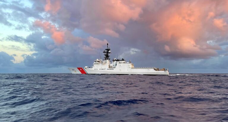 中共軍艦現蹤阿拉斯加海域 美巡邏艦近距離監視