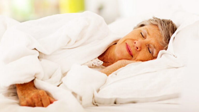 研究：老年人睡眠時長會影響大腦認知