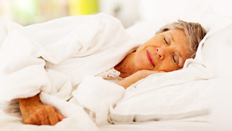 研究：老年人睡眠時長會影響大腦認知