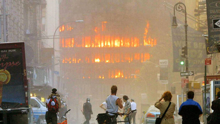 《墜落的男子》：「9•11」揮之不去照片 有人批冷血有人稱完美