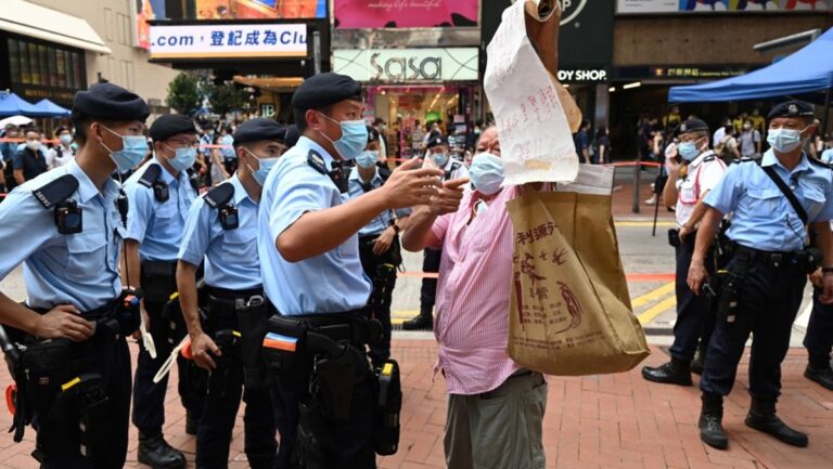 【名家專欄】中共對香港地產大亨棄如敝屣