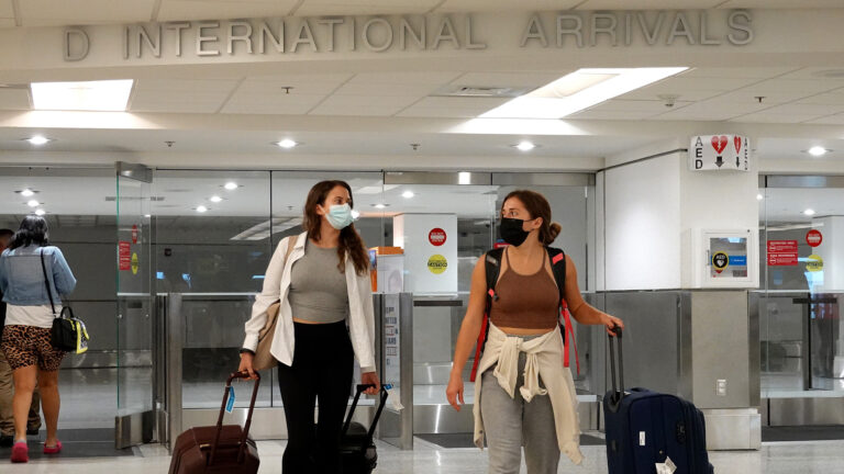 重開國門 美11 月開放中國等國際航空旅客
