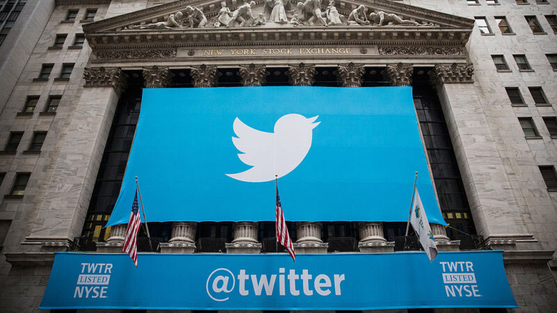 推特宣布對集體訴訟賠償8億美元 股價下挫2.2%