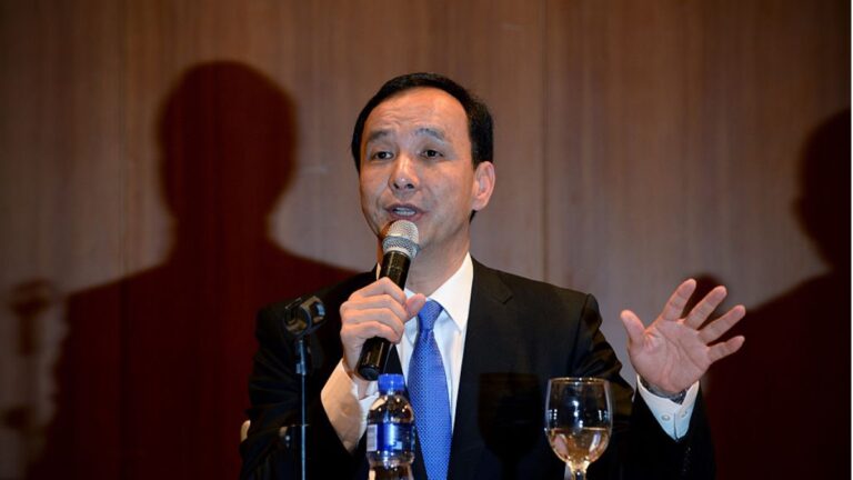 「恐中牌」奏效？ 朱立倫當選國民黨主席