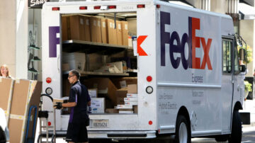 FedEx、UPS再涨价 美运费以10年来最快速度上升