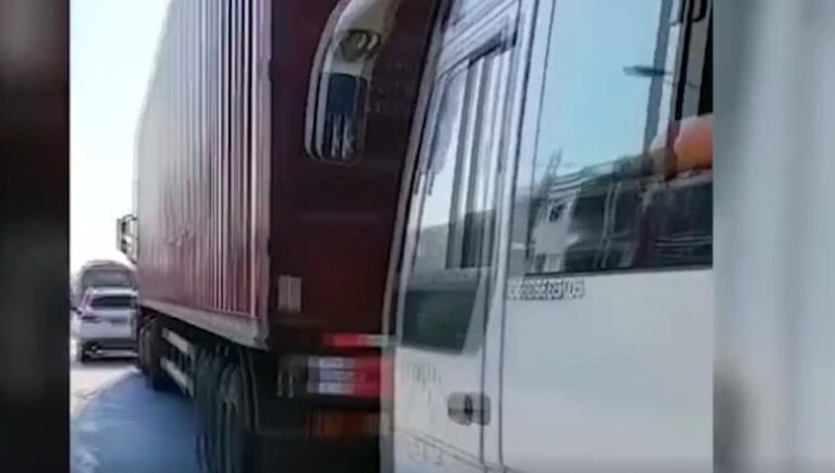 開學首日 湖北車禍釀11死傷 知情者稱多是學生