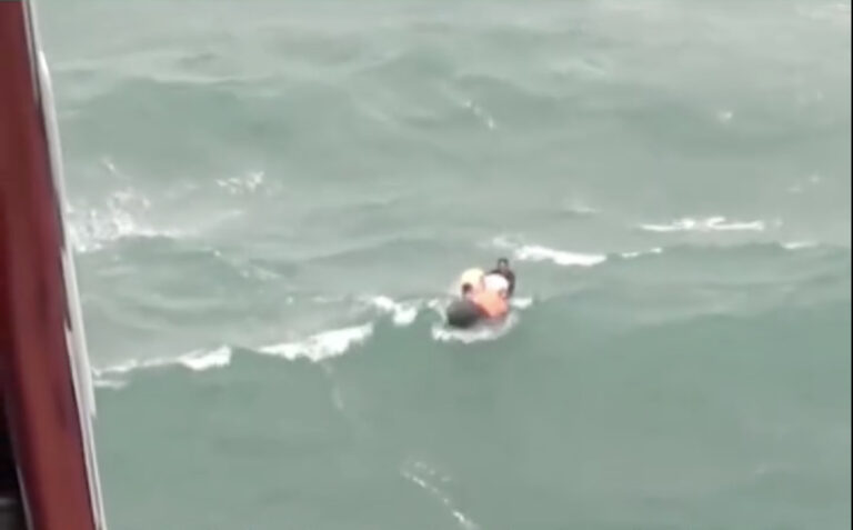 東海海域漁船沉沒 2人獲救11人失蹤