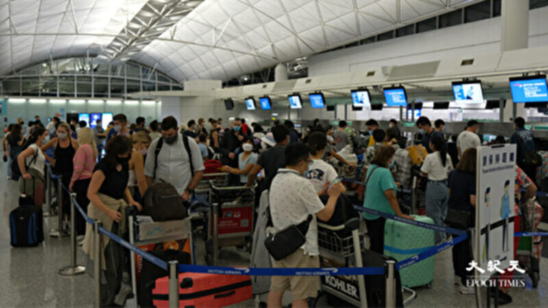 调查：香港政治变色 逾四成港人想移民
