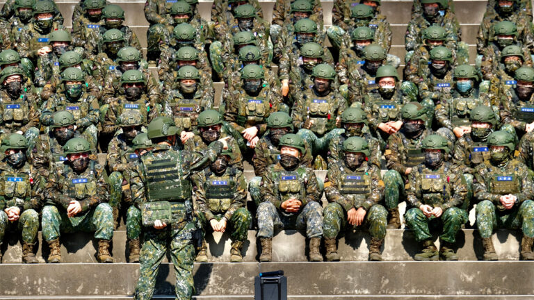 增強耐力和速度 台灣為士兵定做「鋼鐵人」服