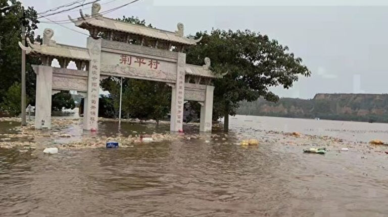 山西洪災嚴重 村民驚慌逃難無人問津