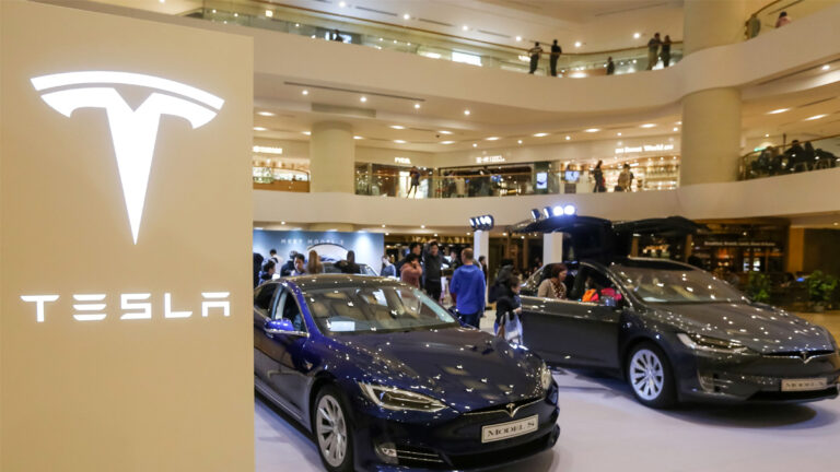 9月中國汽車銷量整體下滑 特斯拉逆襲售5.6萬輛
