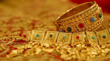 法国玛丽王后钻石手链拍卖 成交价或破百万美元