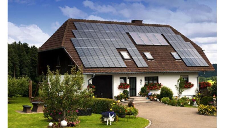 屋顶太阳能板发电够全世界使用吗？