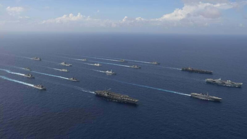 中共大舉侵擾台灣 英美3航母協同4國戰艦軍演