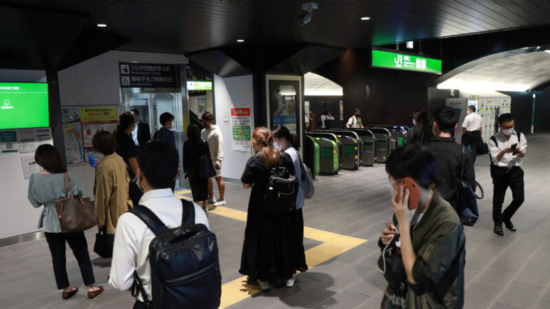 东京附近发生6.1级强震 250户断电 机场紧急关闭